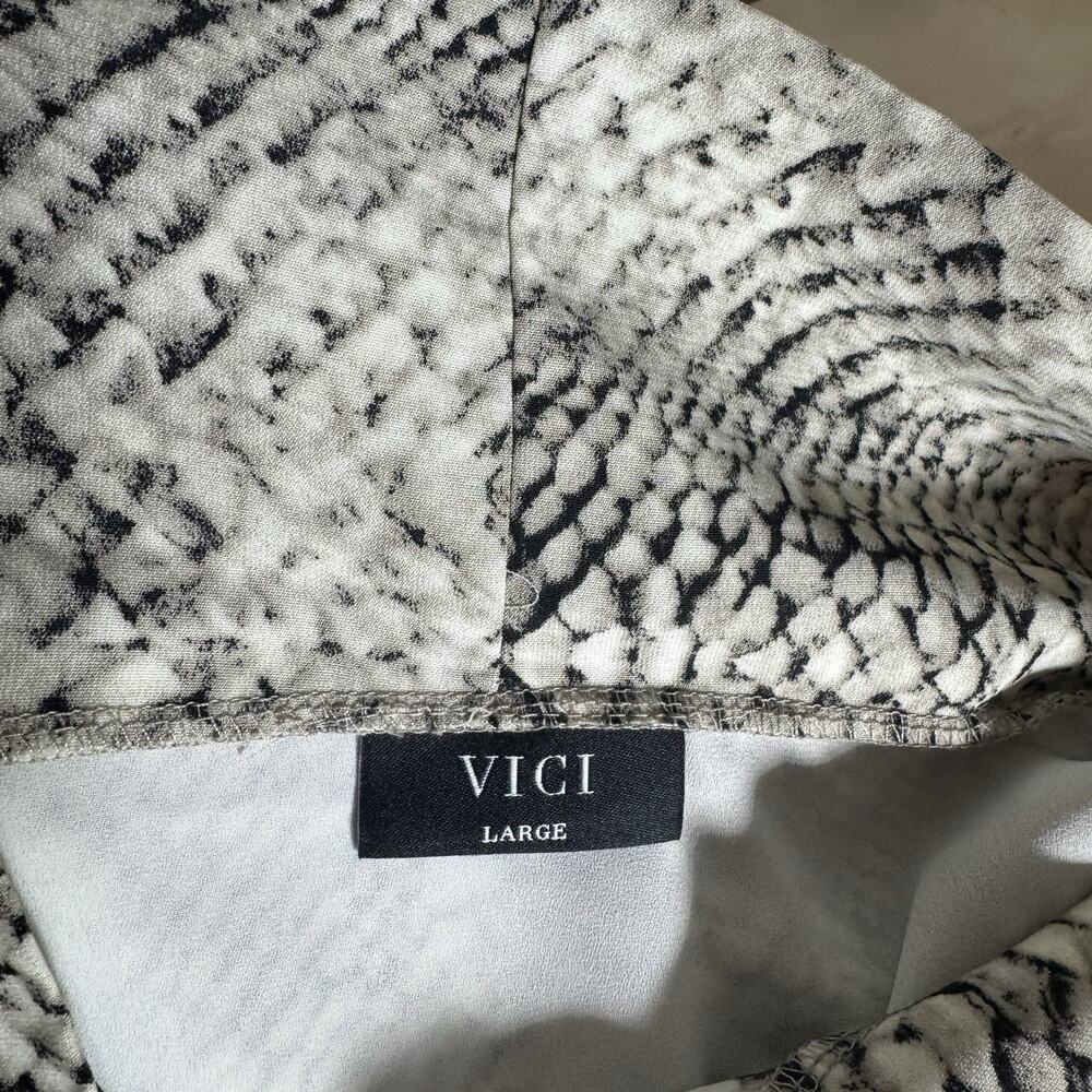 Vici Wrap Long Skirt Gray Black Cream Animal Snake Print Size Large Midi - Picture 5 of 10